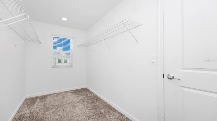 Davenport, Florida 33837, 6 Bedrooms Bedrooms, ,3 Bathroomsbathrooms,Residential,For Sale,Brave,Mfro6283629