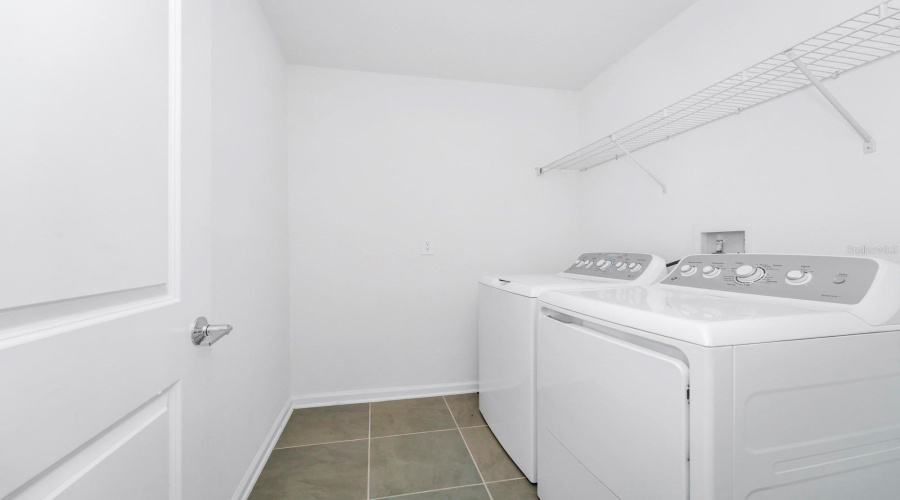 Davenport, Florida 33837, 6 Bedrooms Bedrooms, ,3 Bathroomsbathrooms,Residential,For Sale,Brave,Mfro6283629