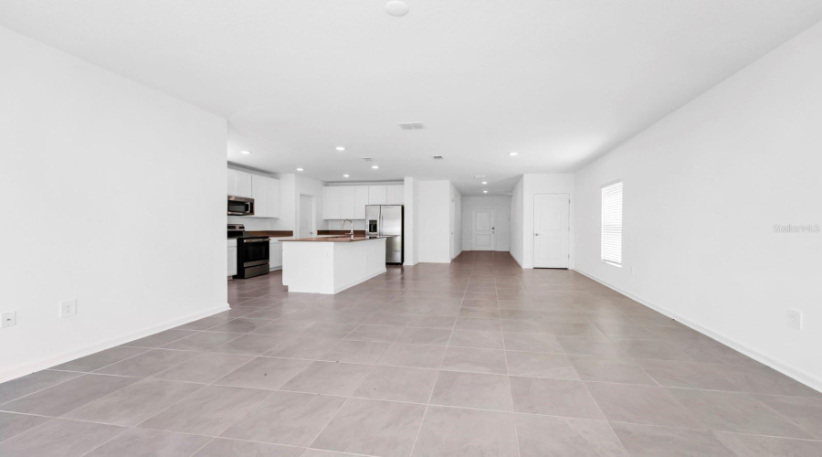 Davenport, Florida 33837, 6 Bedrooms Bedrooms, ,3 Bathroomsbathrooms,Residential,For Sale,Brave,Mfro6283629