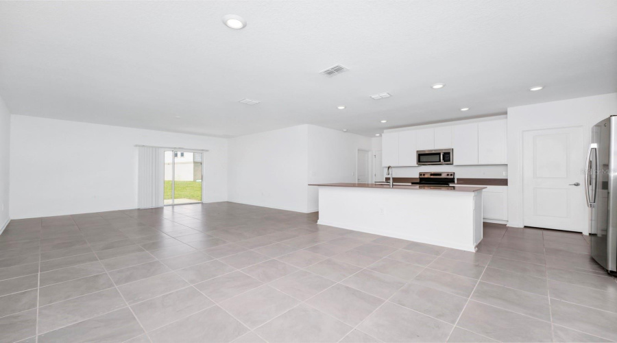 Davenport, Florida 33837, 6 Bedrooms Bedrooms, ,3 Bathroomsbathrooms,Residential,For Sale,Brave,Mfro6283629