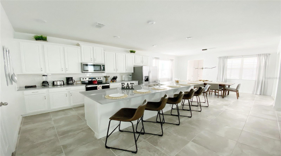 Kissimmee, Florida 34747, 6 Bedrooms Bedrooms, ,4 Bathroomsbathrooms,Residential,For Sale,Caroline Bay,Mfro6283644
