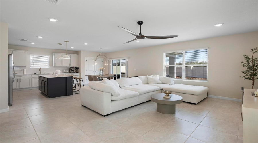 Kissimmee, Florida 34746, 4 Bedrooms Bedrooms, ,3 Bathroomsbathrooms,Residential,For Sale,Blue Hammock,Mfro6283526