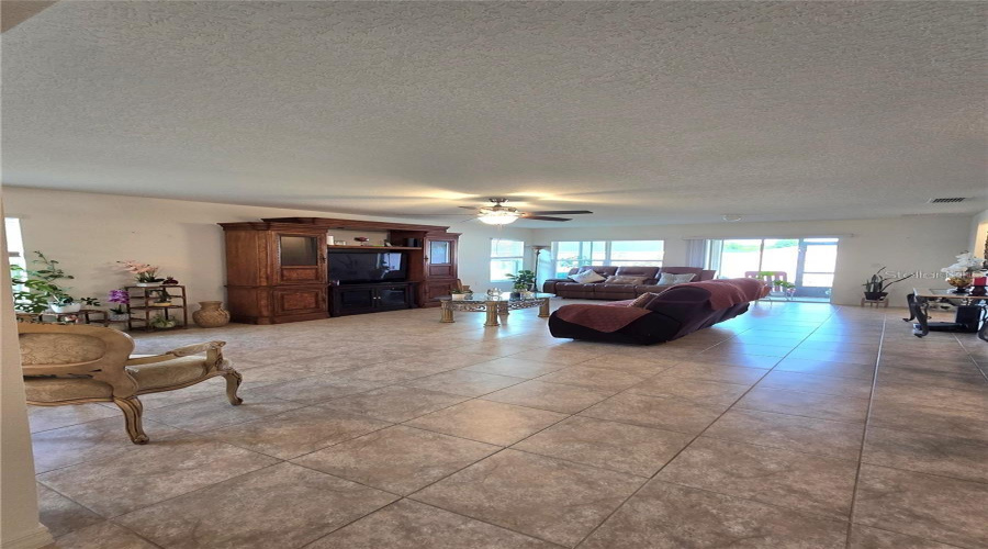KISSIMMEE, Florida 34746, 4 Bedrooms Bedrooms, ,3 BathroomsBathrooms,Residential,For Sale,CASA DEL REY,0,MFRO6283558
