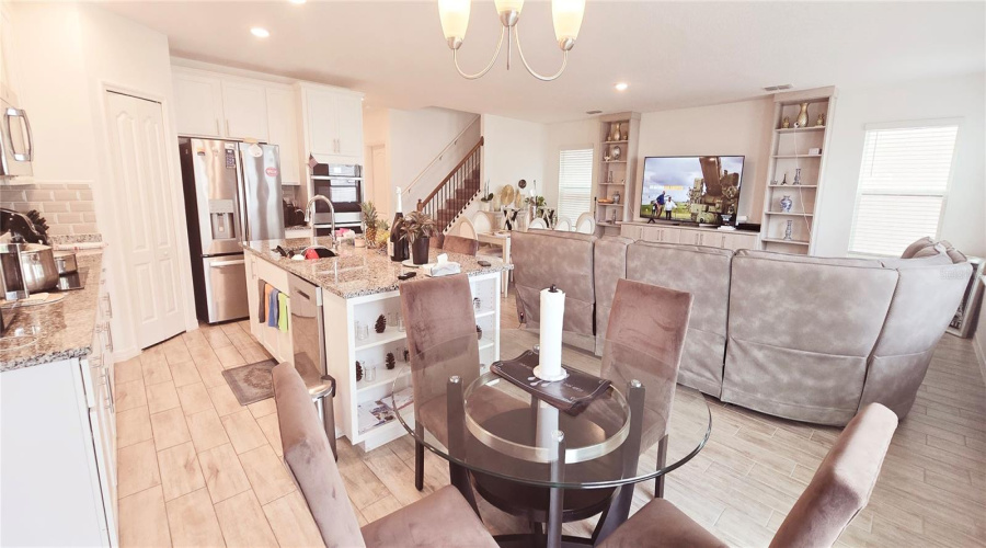 DAVENPORT, Florida 33837, 5 Bedrooms Bedrooms, ,3 BathroomsBathrooms,Residential,For Sale,TAFT,0,MFRO6283517