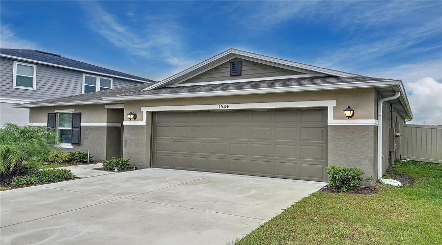 DAVENPORT, Florida 33896, 4 Bedrooms Bedrooms, ,2 BathroomsBathrooms,Residential,For Sale,VENICE,0,MFRS5121170