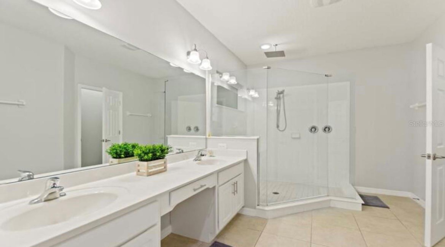 KISSIMMEE, Florida 34746, 8 Bedrooms Bedrooms, ,7 BathroomsBathrooms,Residential,For Sale,SHIVA,0,MFRS5116220