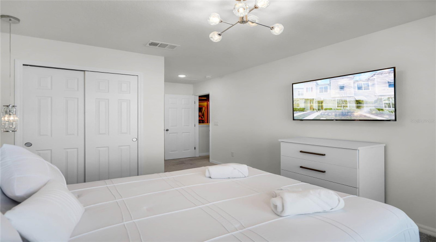 KISSIMMEE, Florida 34747, 5 Bedrooms Bedrooms, ,4 BathroomsBathrooms,Residential,For Sale,TROPICAL PALMS,0,MFRS5121304
