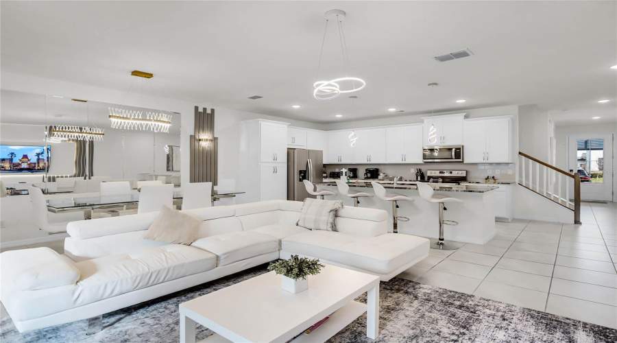 KISSIMMEE, Florida 34747, 5 Bedrooms Bedrooms, ,4 BathroomsBathrooms,Residential,For Sale,TROPICAL PALMS,0,MFRS5121304