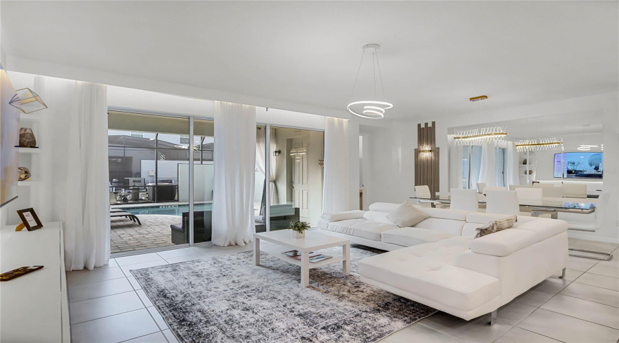 KISSIMMEE, Florida 34747, 5 Bedrooms Bedrooms, ,4 BathroomsBathrooms,Residential,For Sale,TROPICAL PALMS,0,MFRS5121304
