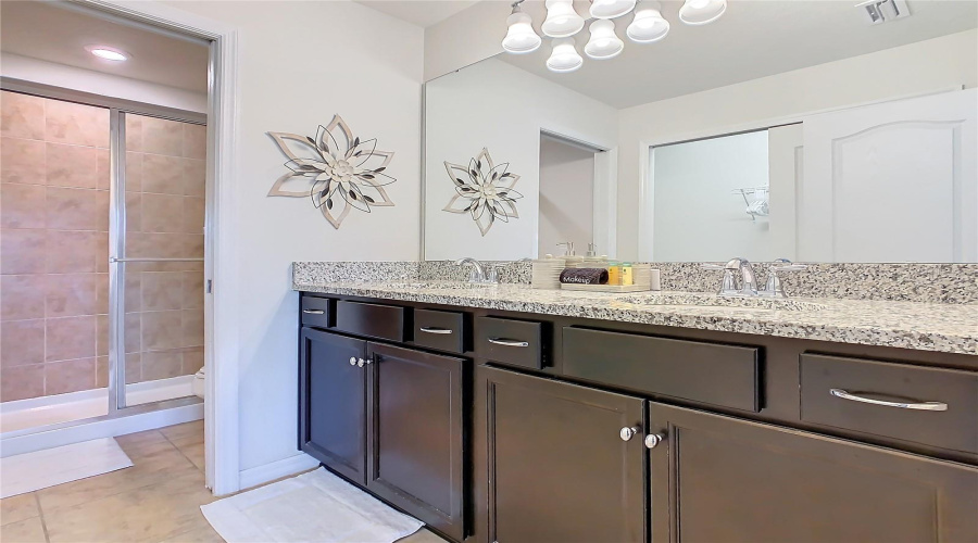 DAVENPORT, Florida 33837, 5 Bedrooms Bedrooms, ,4 BathroomsBathrooms,Residential,For Sale,TERRASONESTA,0,MFRO6283880