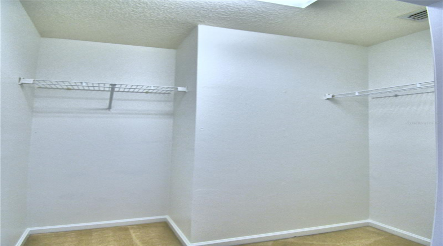 Walk in closet 2 master