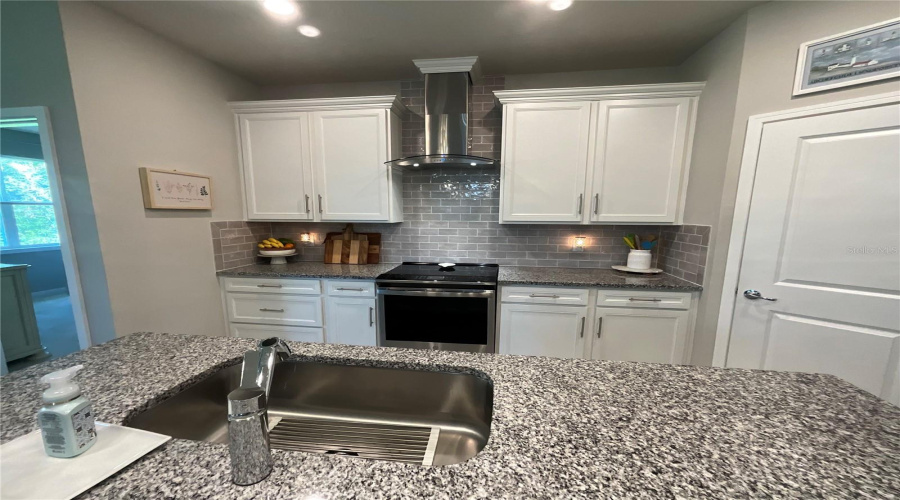 KISSIMMEE, Florida 34746, 3 Bedrooms Bedrooms, ,2 BathroomsBathrooms,Residential,For Sale,ROYAL POINT,0,MFRO6280136