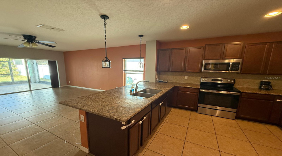 DAVENPORT, Florida 33837, 4 Bedrooms Bedrooms, ,2 BathroomsBathrooms,Residential,For Sale,SAMUEL,0,MFRO6283986