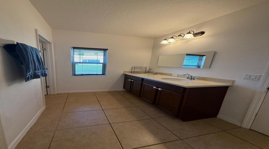 DAVENPORT, Florida 33837, 4 Bedrooms Bedrooms, ,2 BathroomsBathrooms,Residential,For Sale,SAMUEL,0,MFRO6283986