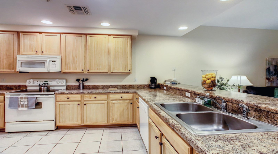 KISSIMMEE, Florida 34747, 2 Bedrooms Bedrooms, ,2 BathroomsBathrooms,Residential,For Sale,PIRATES RETREAT,0,MFRO6284556