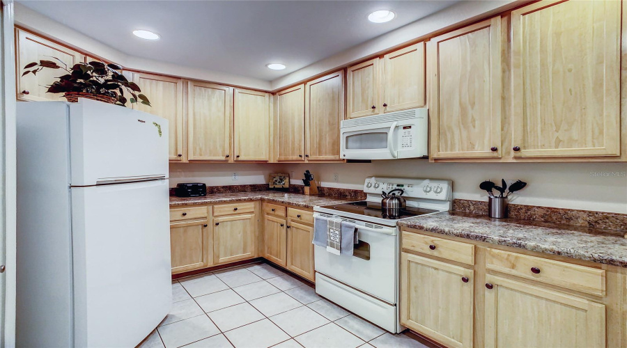 KISSIMMEE, Florida 34747, 2 Bedrooms Bedrooms, ,2 BathroomsBathrooms,Residential,For Sale,PIRATES RETREAT,0,MFRO6284556