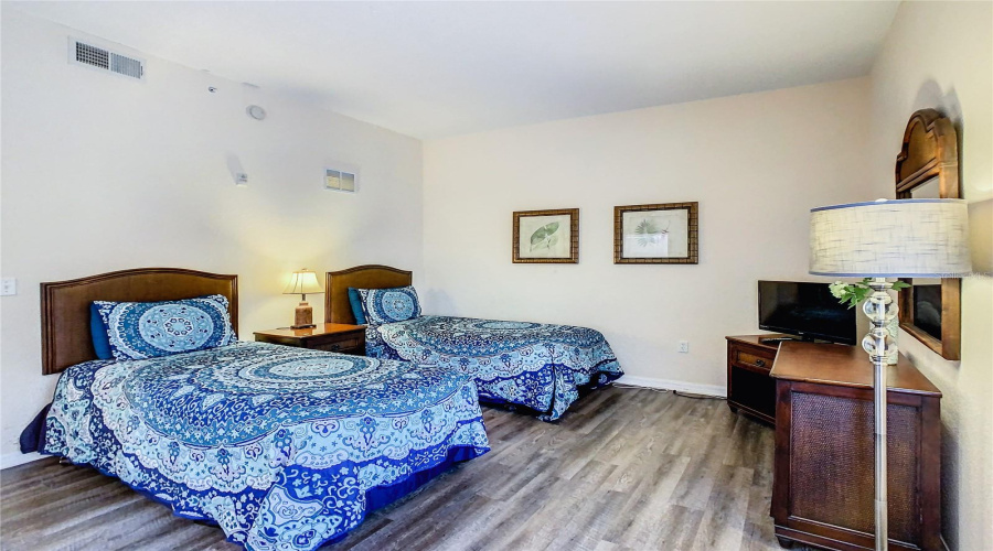 KISSIMMEE, Florida 34747, 2 Bedrooms Bedrooms, ,2 BathroomsBathrooms,Residential,For Sale,PIRATES RETREAT,0,MFRO6284556