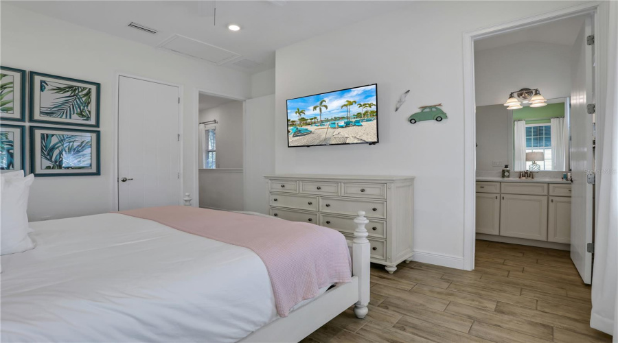 KISSIMMEE, Florida 34747, 2 Bedrooms Bedrooms, ,2 BathroomsBathrooms,Residential,For Sale,FLIP FLOP,0,MFRO6284320