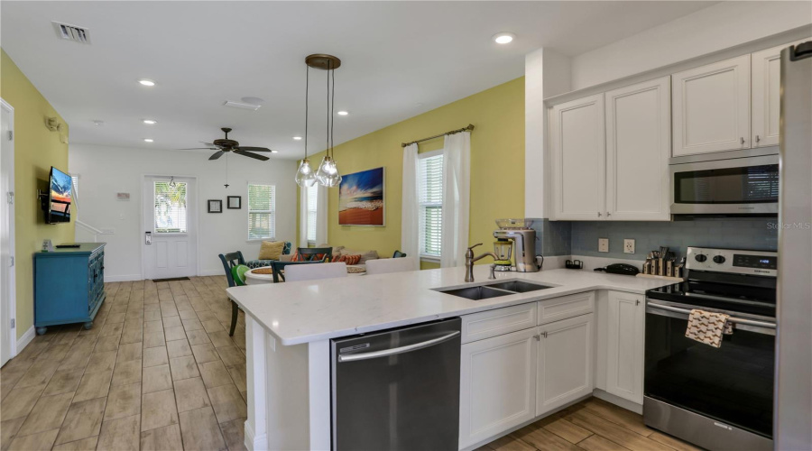 KISSIMMEE, Florida 34747, 2 Bedrooms Bedrooms, ,2 BathroomsBathrooms,Residential,For Sale,FLIP FLOP,0,MFRO6284320