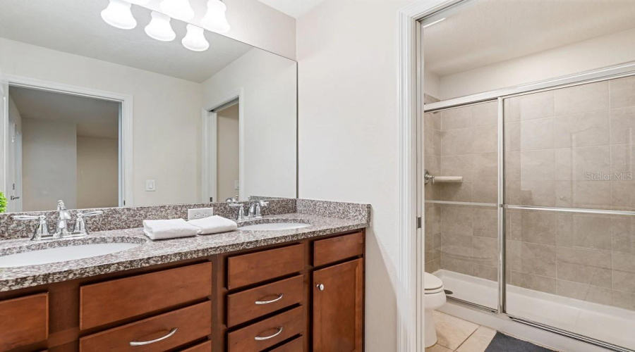KISSIMMEE, Florida 34747, 5 Bedrooms Bedrooms, ,4 BathroomsBathrooms,Residential,For Sale,GENEVE,0,MFRO6284623