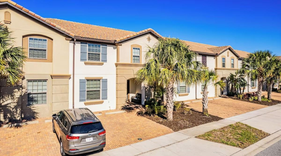 KISSIMMEE, Florida 34747, 5 Bedrooms Bedrooms, ,4 BathroomsBathrooms,Residential,For Sale,GENEVE,0,MFRO6284623