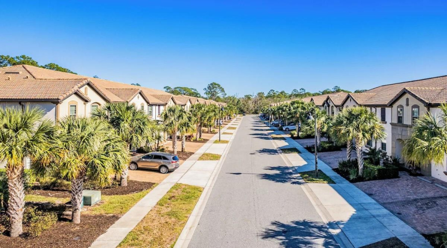 KISSIMMEE, Florida 34747, 5 Bedrooms Bedrooms, ,4 BathroomsBathrooms,Residential,For Sale,GENEVE,0,MFRO6284623