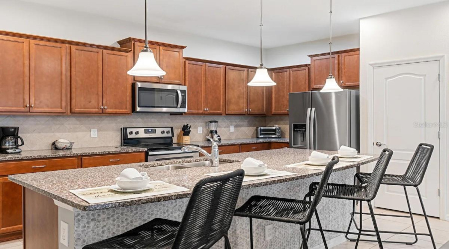KISSIMMEE, Florida 34747, 5 Bedrooms Bedrooms, ,4 BathroomsBathrooms,Residential,For Sale,GENEVE,0,MFRO6284623