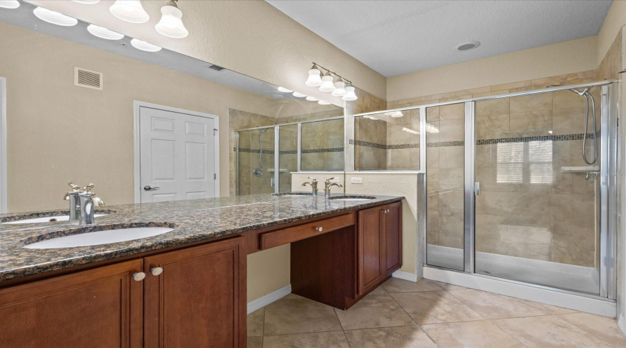 DAVENPORT, Florida 33896, 2 Bedrooms Bedrooms, ,2 BathroomsBathrooms,Residential,For Sale,BELLA VIDA,MFRO6284717