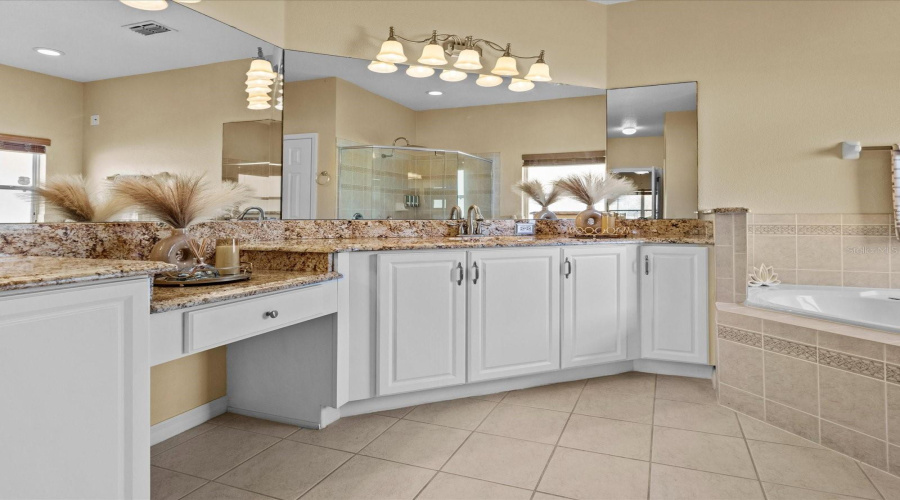KISSIMMEE, Florida 34746, 4 Bedrooms Bedrooms, ,3 BathroomsBathrooms,Residential,For Sale,NAVIGATOR,0,MFRO6284777