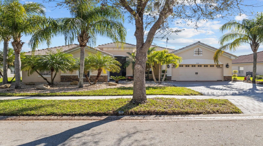 KISSIMMEE, Florida 34746, 4 Bedrooms Bedrooms, ,3 BathroomsBathrooms,Residential,For Sale,NAVIGATOR,0,MFRO6284777