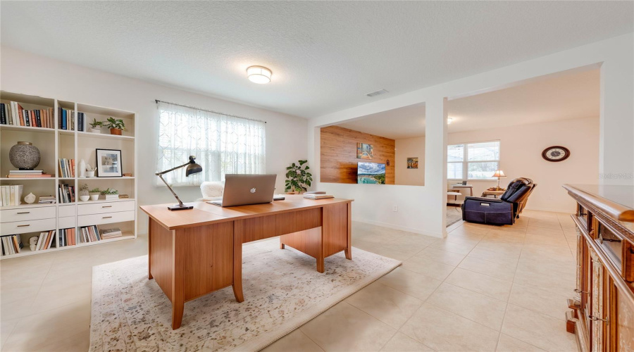 Flex Room ( Staged photo)