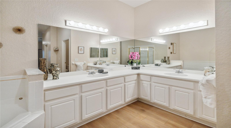 DAVENPORT, Florida 33897, 3 Bedrooms Bedrooms, ,2 BathroomsBathrooms,Residential,For Sale,LUCAYA,0,MFRS5121546