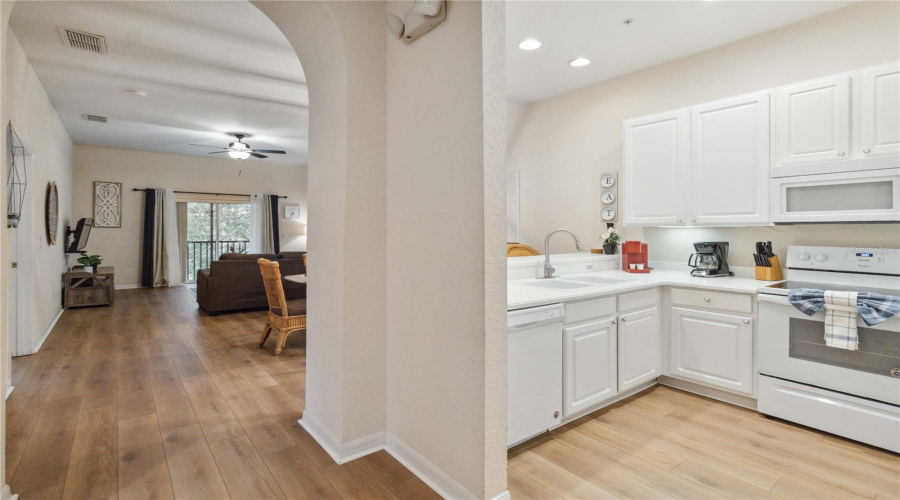 DAVENPORT, Florida 33897, 3 Bedrooms Bedrooms, ,2 BathroomsBathrooms,Residential,For Sale,LUCAYA,0,MFRS5121546