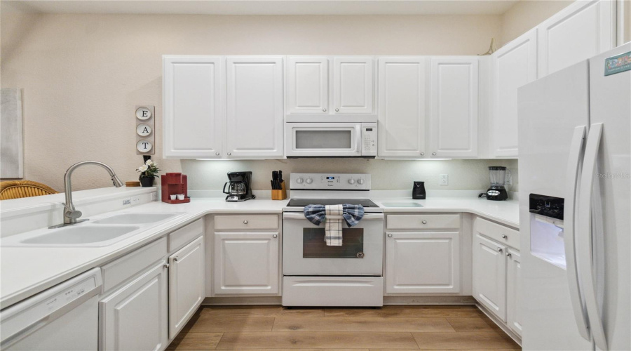 DAVENPORT, Florida 33897, 3 Bedrooms Bedrooms, ,2 BathroomsBathrooms,Residential,For Sale,LUCAYA,0,MFRS5121546