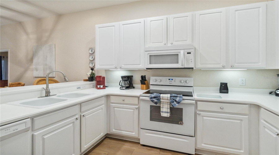 DAVENPORT, Florida 33897, 3 Bedrooms Bedrooms, ,2 BathroomsBathrooms,Residential,For Sale,LUCAYA,0,MFRS5121546