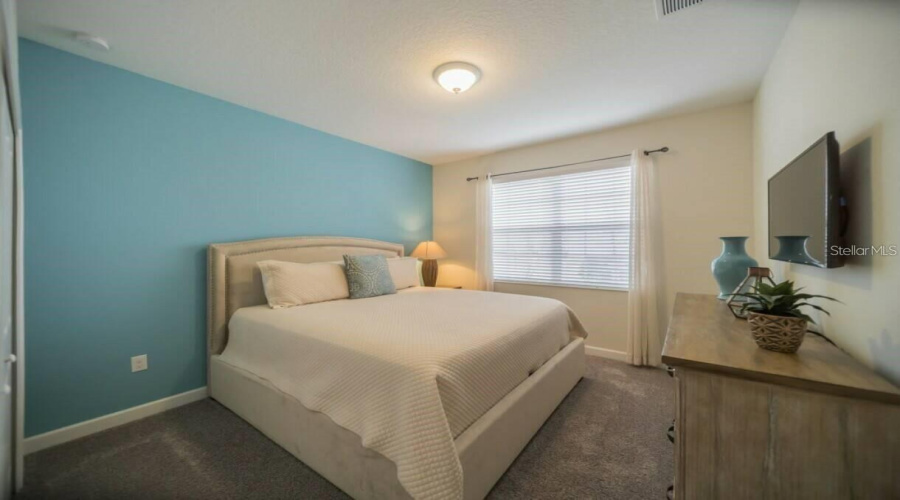DAVENPORT, Florida 33896, 5 Bedrooms Bedrooms, ,5 BathroomsBathrooms,Residential,For Sale,MOON VALLEY,0,MFRS5121268