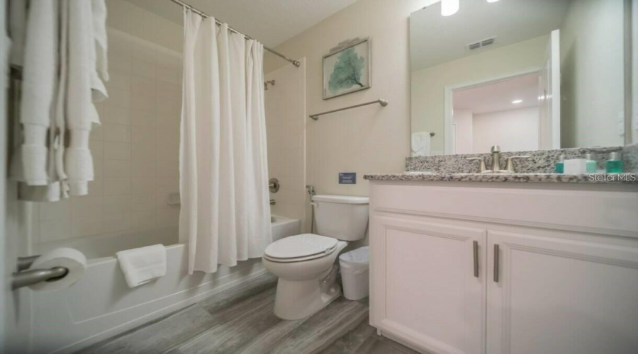 DAVENPORT, Florida 33896, 5 Bedrooms Bedrooms, ,5 BathroomsBathrooms,Residential,For Sale,MOON VALLEY,0,MFRS5121268