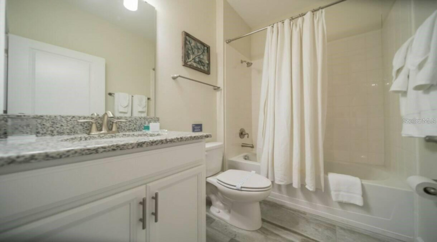 DAVENPORT, Florida 33896, 5 Bedrooms Bedrooms, ,5 BathroomsBathrooms,Residential,For Sale,MOON VALLEY,0,MFRS5121268