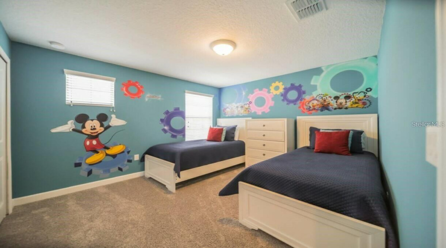 DAVENPORT, Florida 33896, 5 Bedrooms Bedrooms, ,5 BathroomsBathrooms,Residential,For Sale,MOON VALLEY,0,MFRS5121268