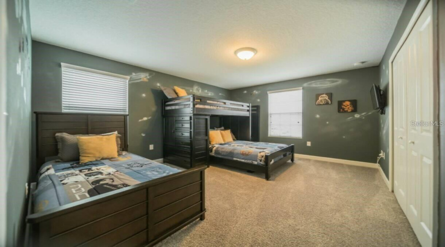 DAVENPORT, Florida 33896, 5 Bedrooms Bedrooms, ,5 BathroomsBathrooms,Residential,For Sale,MOON VALLEY,0,MFRS5121268