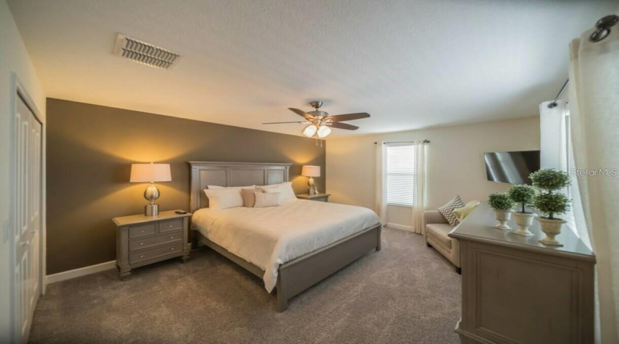 DAVENPORT, Florida 33896, 5 Bedrooms Bedrooms, ,5 BathroomsBathrooms,Residential,For Sale,MOON VALLEY,0,MFRS5121268