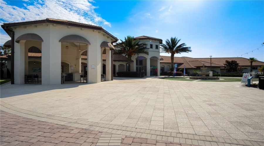 DAVENPORT, Florida 33896, 5 Bedrooms Bedrooms, ,5 BathroomsBathrooms,Residential,For Sale,MOON VALLEY,0,MFRS5121268