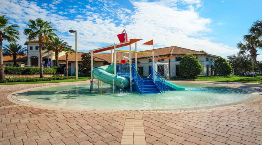 DAVENPORT, Florida 33896, 5 Bedrooms Bedrooms, ,5 BathroomsBathrooms,Residential,For Sale,MOON VALLEY,0,MFRS5121268