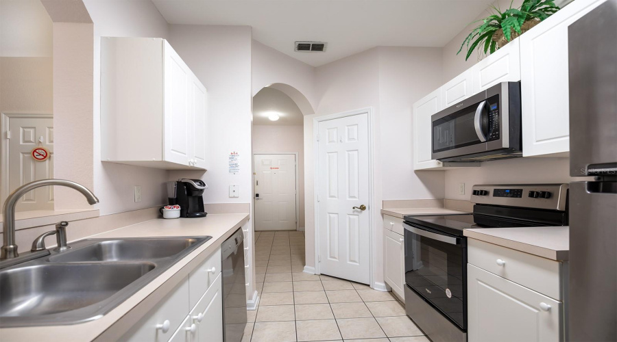 KISSIMMEE, Florida 34747, 3 Bedrooms Bedrooms, ,2 BathroomsBathrooms,Residential,For Sale,SILVER PALM,MFRO6285869