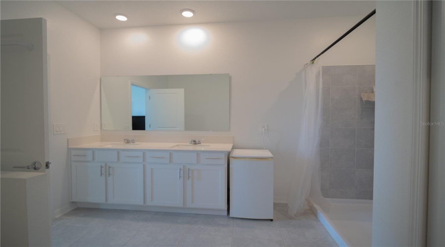KISSIMMEE, Florida 34746, 4 Bedrooms Bedrooms, ,2 BathroomsBathrooms,Residential,For Sale,LITTLE OWL,0,MFRS5121596