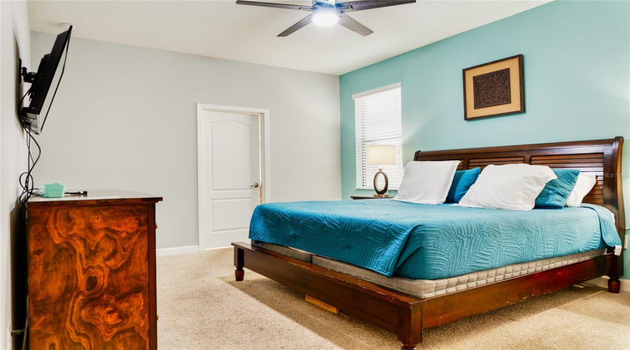 DAVENPORT, Florida 33896, 8 Bedrooms Bedrooms, ,5 BathroomsBathrooms,Residential,For Sale,WEDGE,0,MFRS5121423