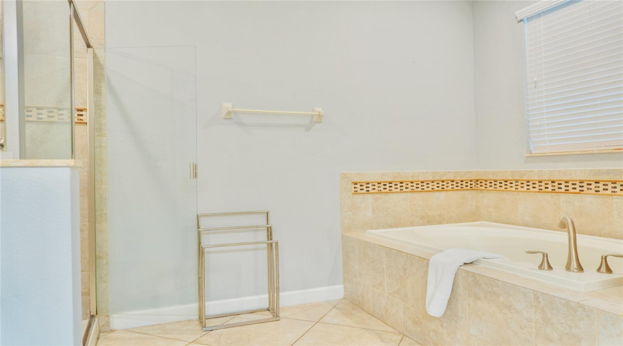 DAVENPORT, Florida 33896, 8 Bedrooms Bedrooms, ,5 BathroomsBathrooms,Residential,For Sale,WEDGE,0,MFRS5121423