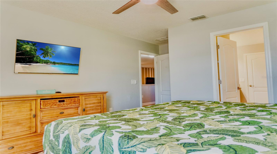 DAVENPORT, Florida 33896, 8 Bedrooms Bedrooms, ,5 BathroomsBathrooms,Residential,For Sale,WEDGE,0,MFRS5121423