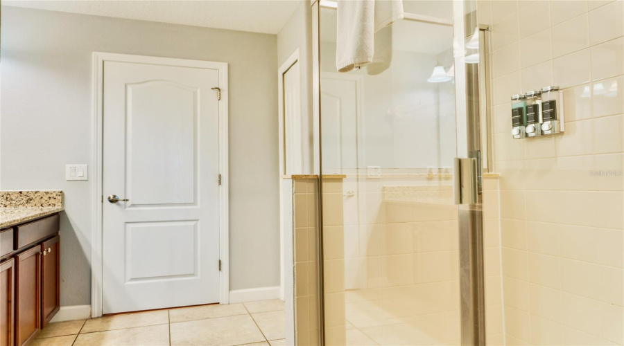 DAVENPORT, Florida 33896, 8 Bedrooms Bedrooms, ,5 BathroomsBathrooms,Residential,For Sale,WEDGE,0,MFRS5121423