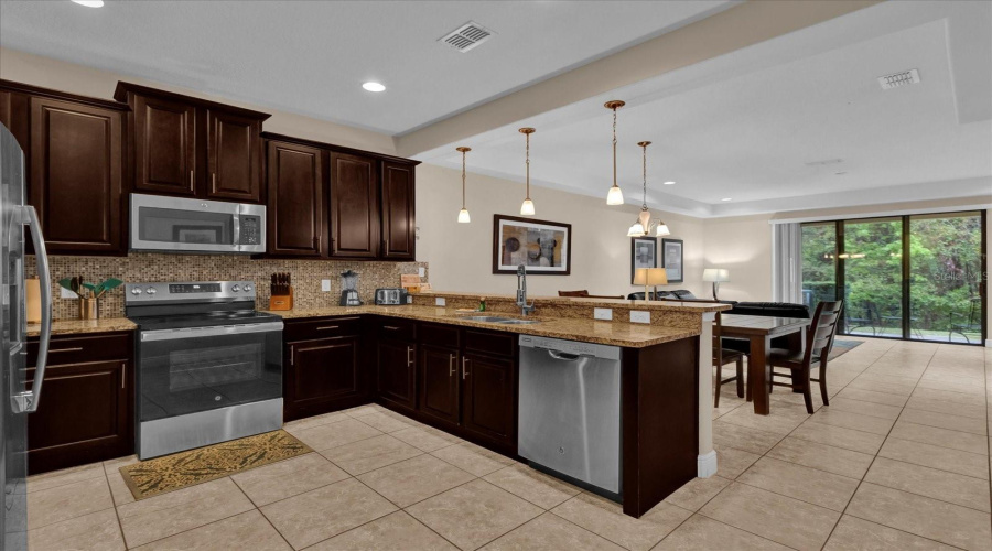 DAVENPORT, Florida 33896, 3 Bedrooms Bedrooms, ,2 BathroomsBathrooms,Residential,For Sale,ROSEVILLE,0,MFRO6283302